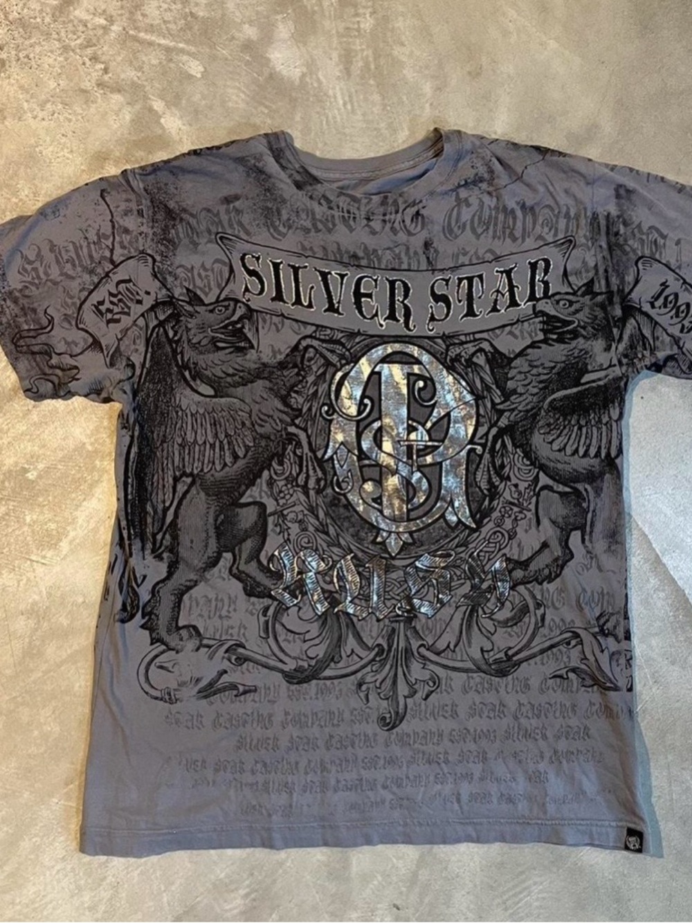 Silver Star Graphic Tee in Gray with Black Detail